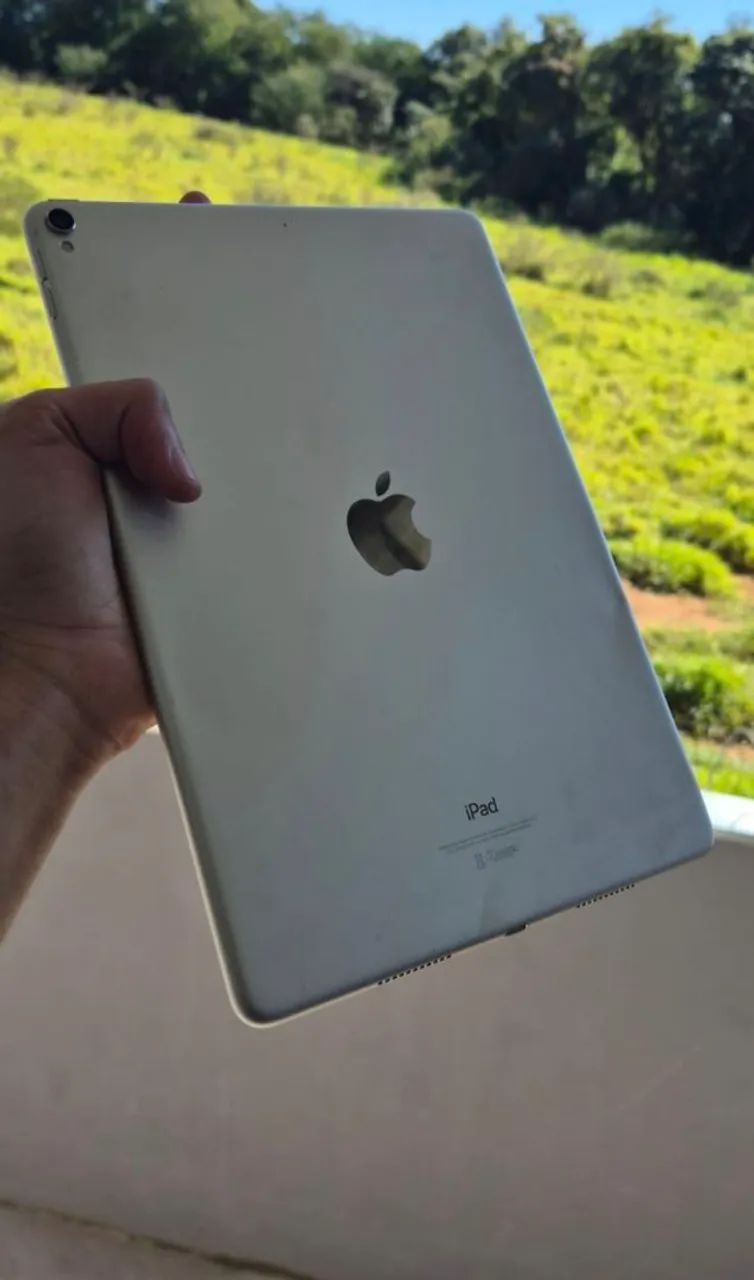 Vendo ipad pro a1701 tela esta quebrada mais funciona - Foto 4