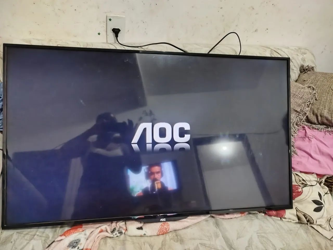Tv 48 polegadas só tá com uma linha na tela e só pega com o conversor digital  - Foto 3