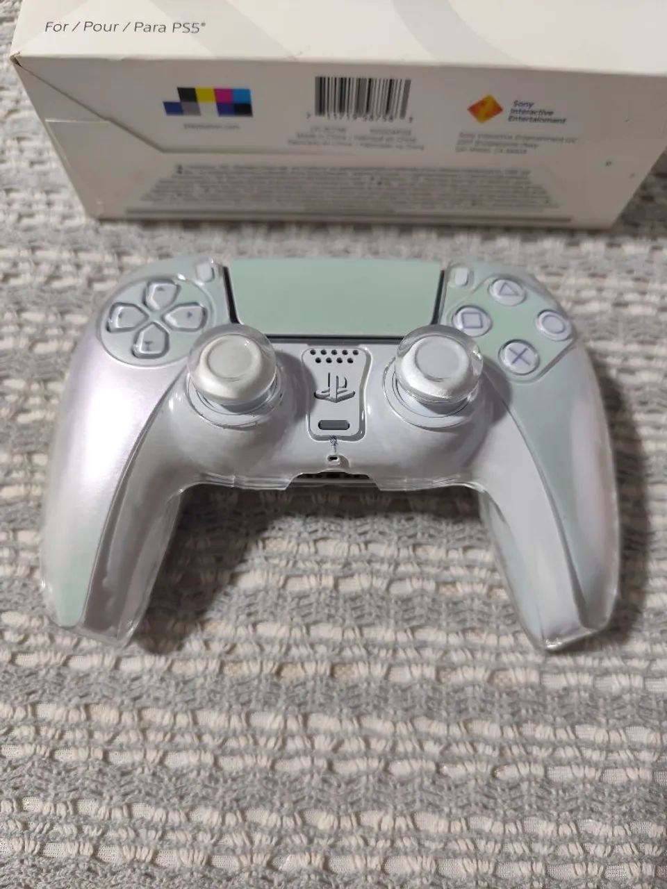 Dualsense ps5 Chroma Pearl com capa protetora e par de grips - Foto 2