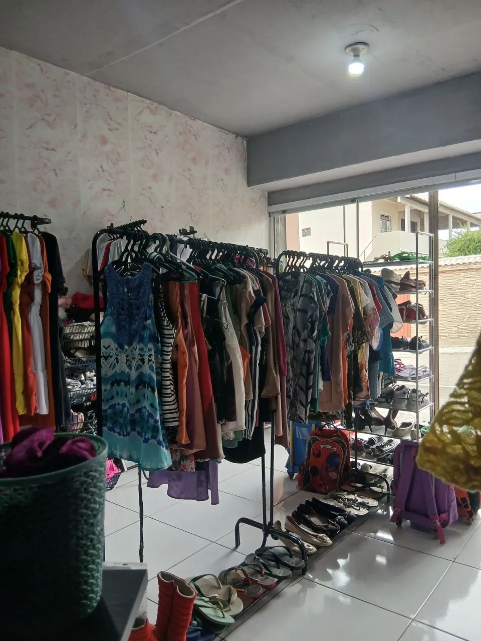 Roupas feminino e masculina 