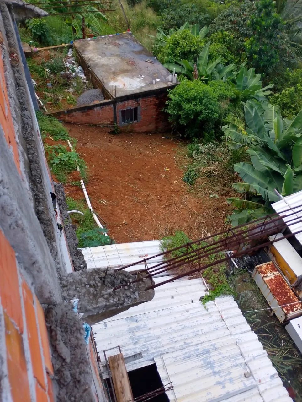Vende se terreno em Pernambués 