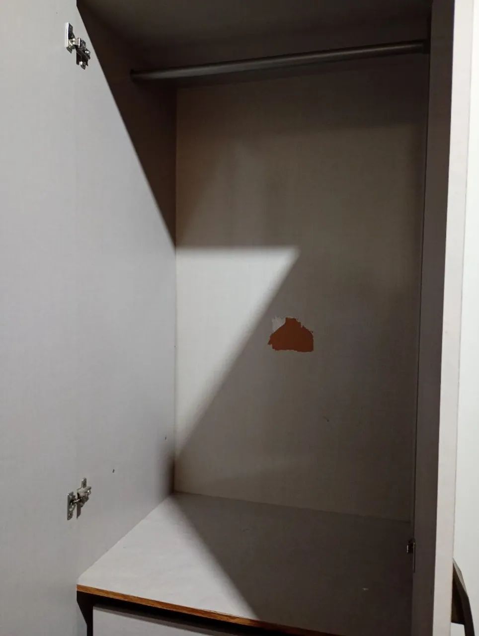 Vendo guarda roupa de solteiro  - Foto 4