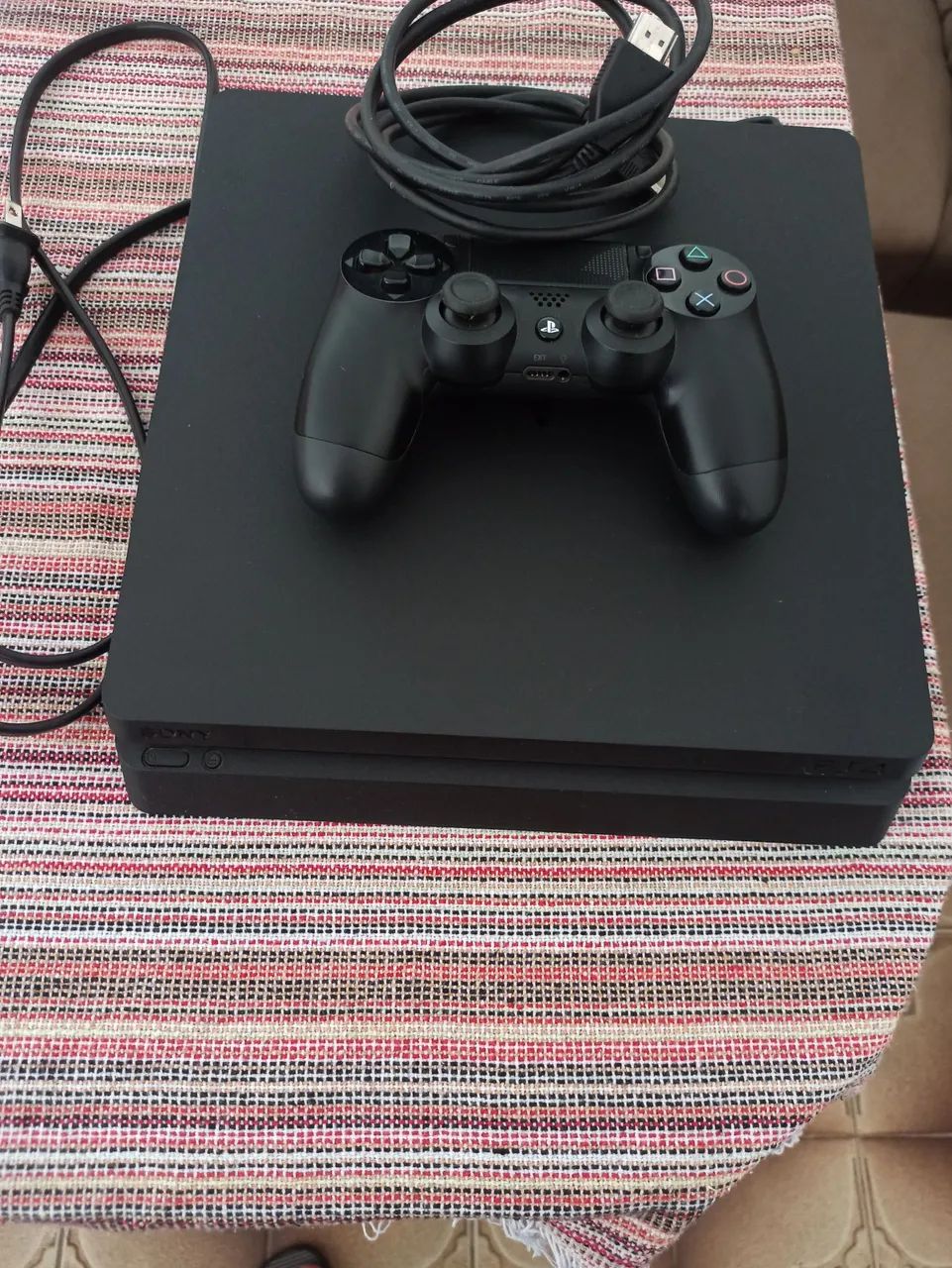 Ps4 slim 