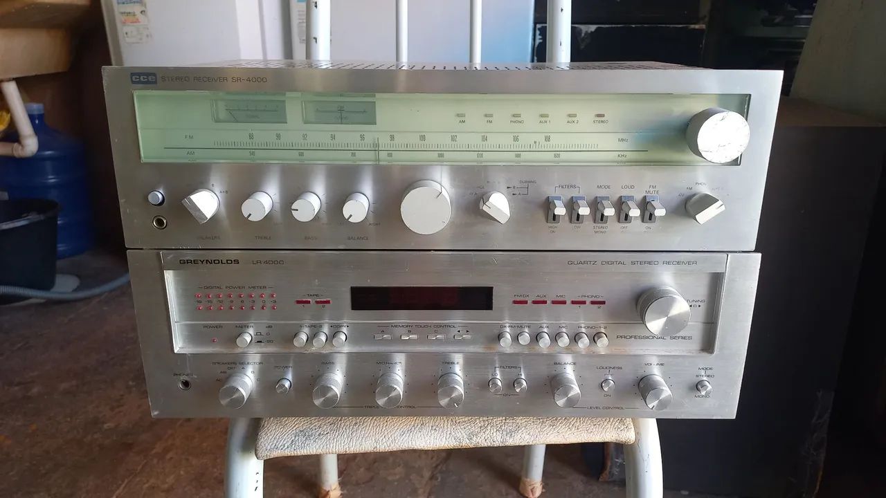 Dois Receiver Greynoods LR 4000 e CCE SR 4000 