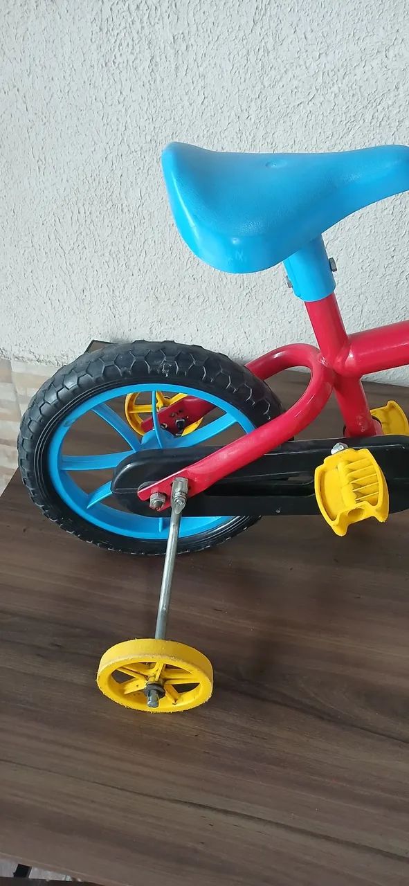 Vendo bicicleta infantil aro 12 - Foto 2