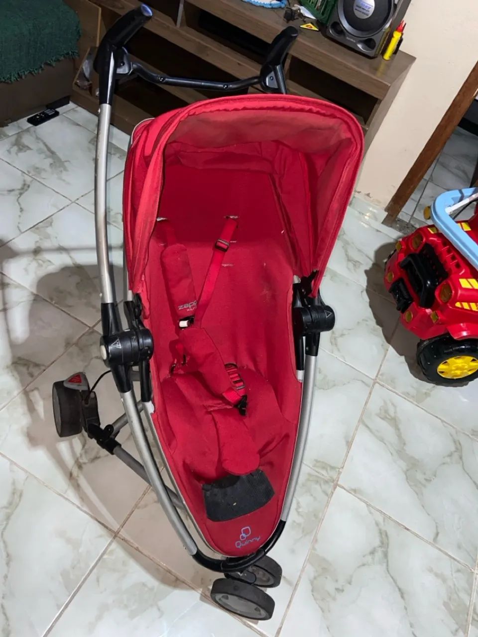 Vendo carrinho Quinny xtra vermelho  - Foto 2