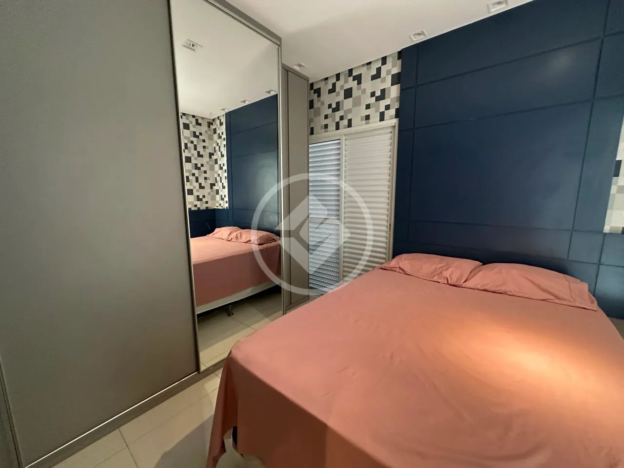Sobrado com 3 suítes, sendo uma master com closet e uma ampliada com escritório, sala de T - Foto 5