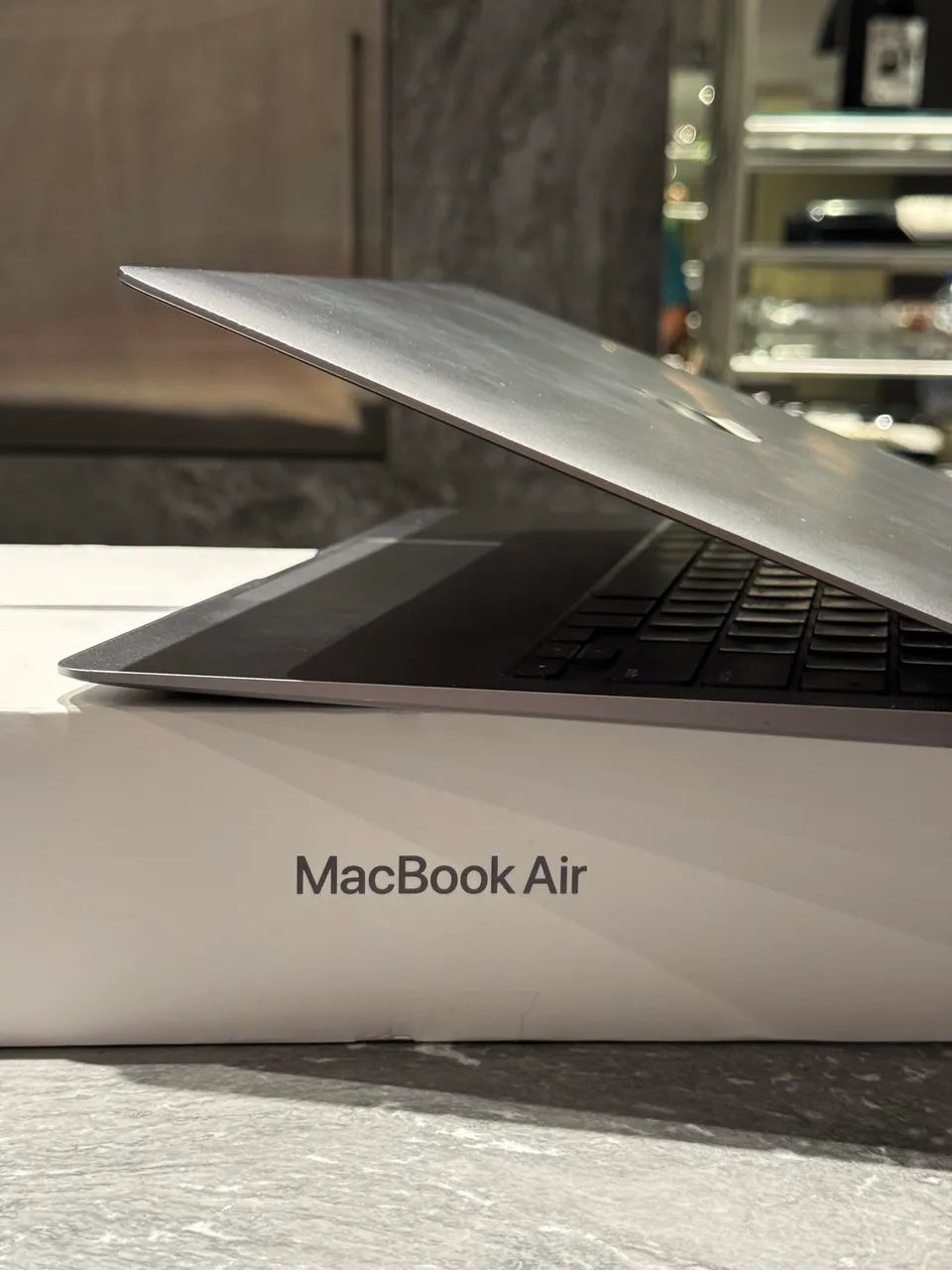 MacBook Air 2020 i3 256GB SPACE GRAY  - Foto 2