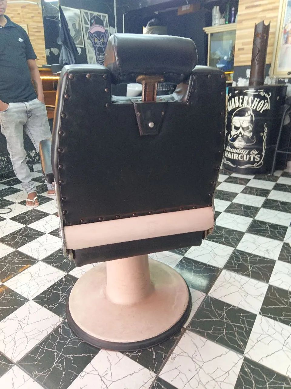 Cadeira de barbeiro ferrante antiga  - Foto 2