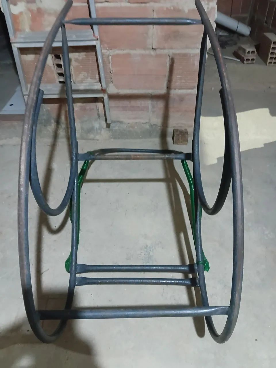 Vendo esse esqueleto de cadeira de balanço.  - Foto 4