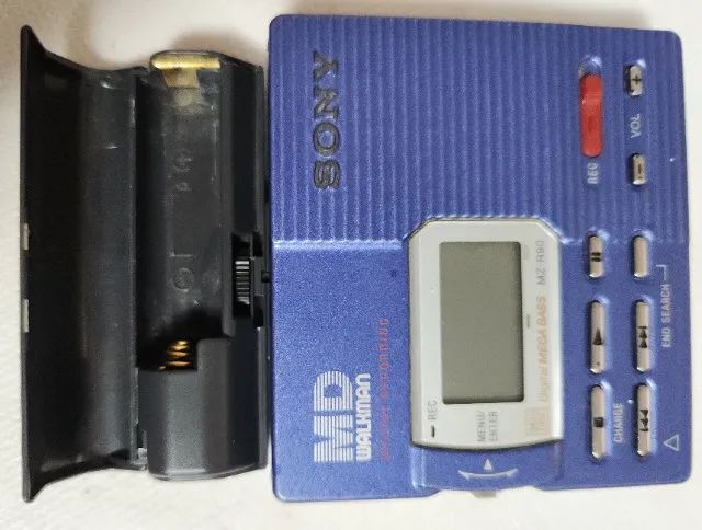MD Walkman Sony MZ-R90 no estado - Aparelhos de Som - Santa Maria