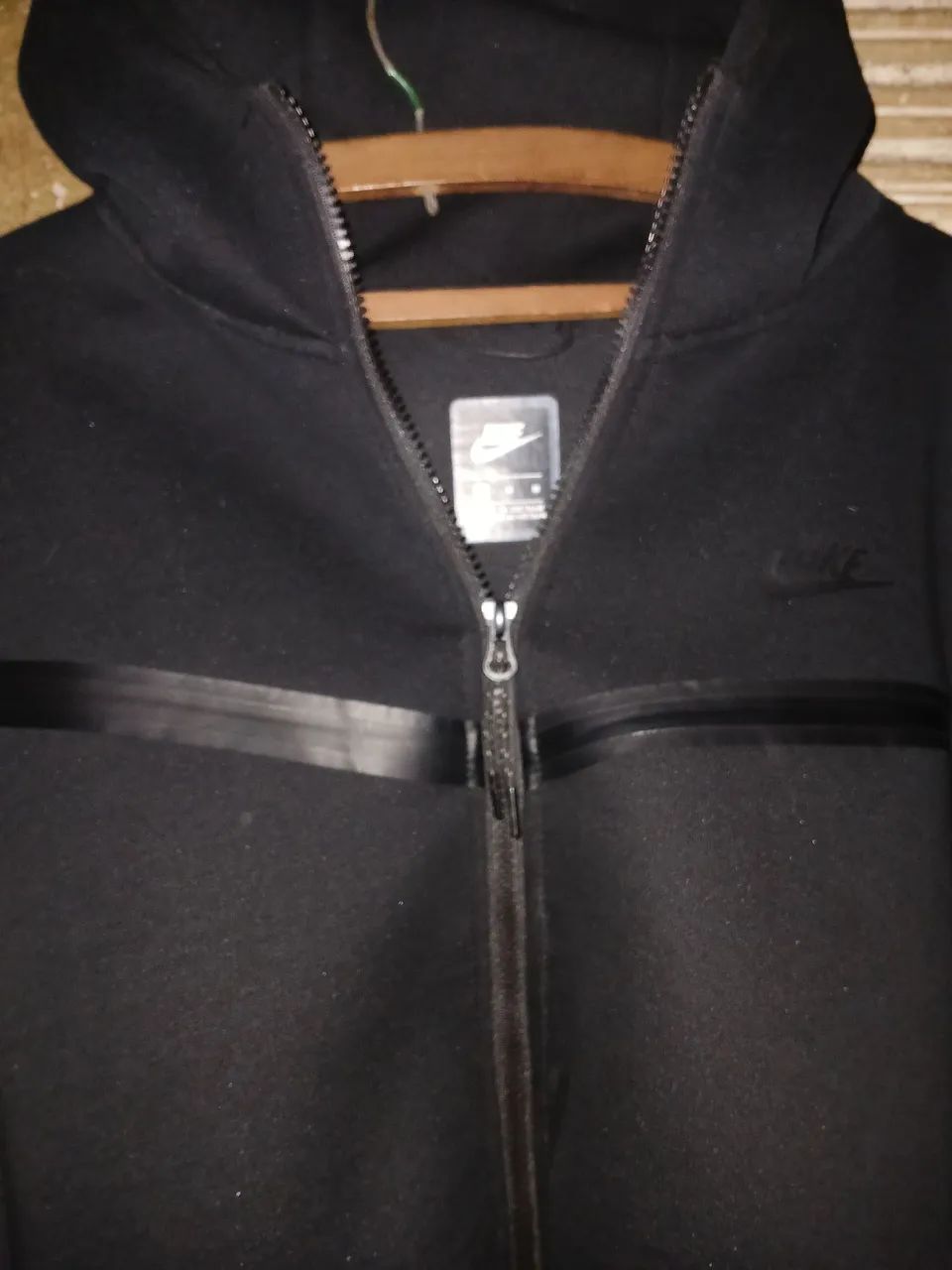 Jaqueta nike tech preta com capuz - Foto 4