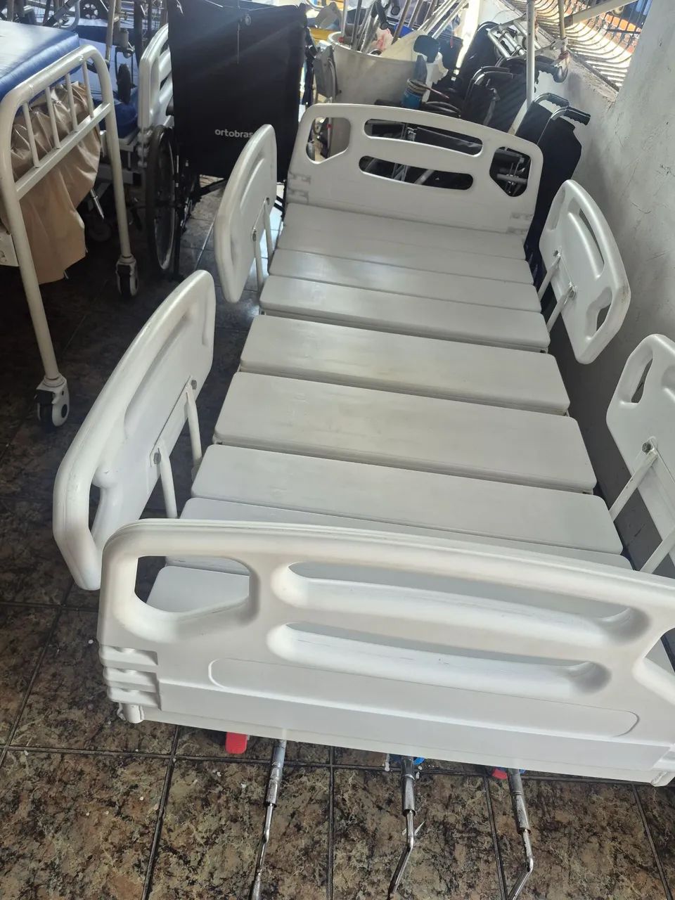 Cama hospitalar 3 manivelas - Foto 4
