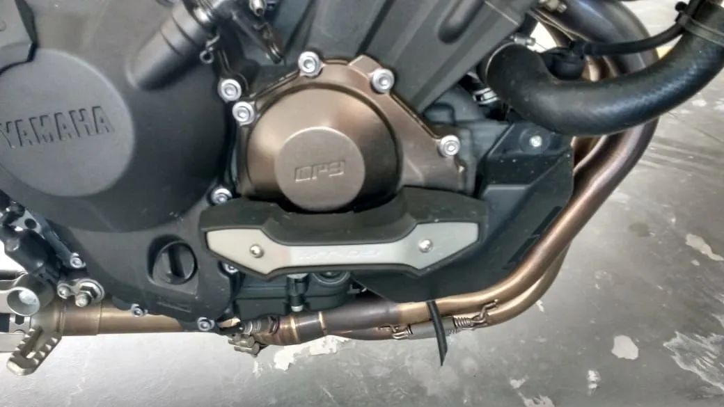 PAR DE SLIDERS ORIGINAIS YAMAHA - MT-09 / TRACER 900 - Foto 3