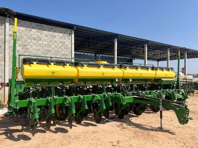 PLANTADEIRA JOHN DEERE 2117 CCS - ANO 2023 - ZERO HORA / NUNCA UTILIZADA - Foto 2