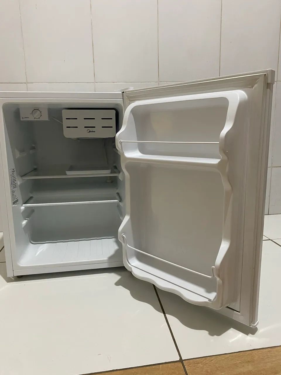 Frigobar midea 67 Lt  - Foto 2