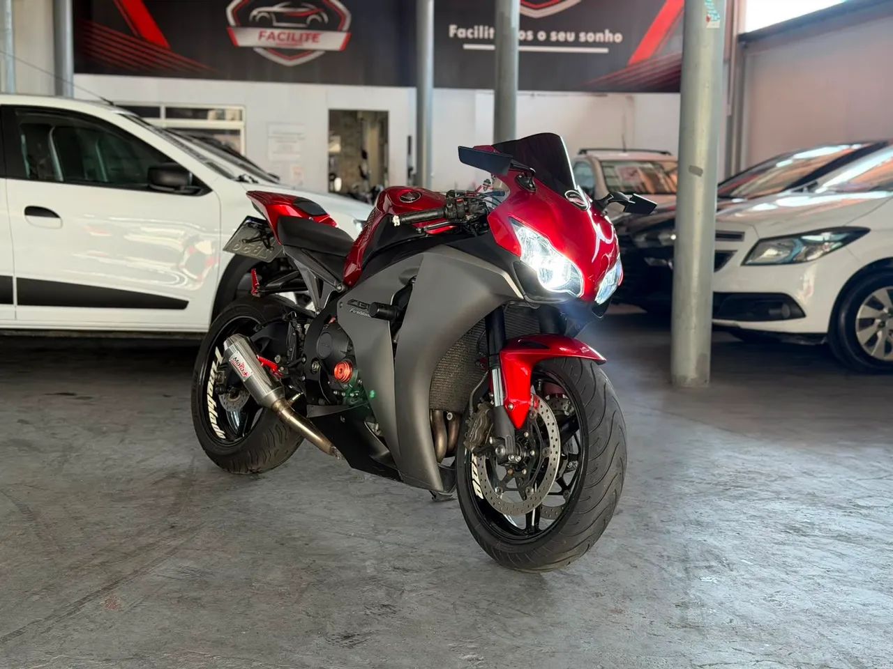 HONDA CBR 1.000RR FIREBLADE - Ano 2011 (A mais nova do Brasil)
