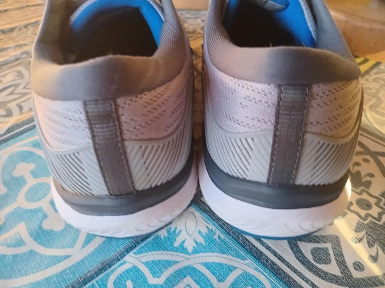 Tenis mizuno cinza e azul - Foto 5