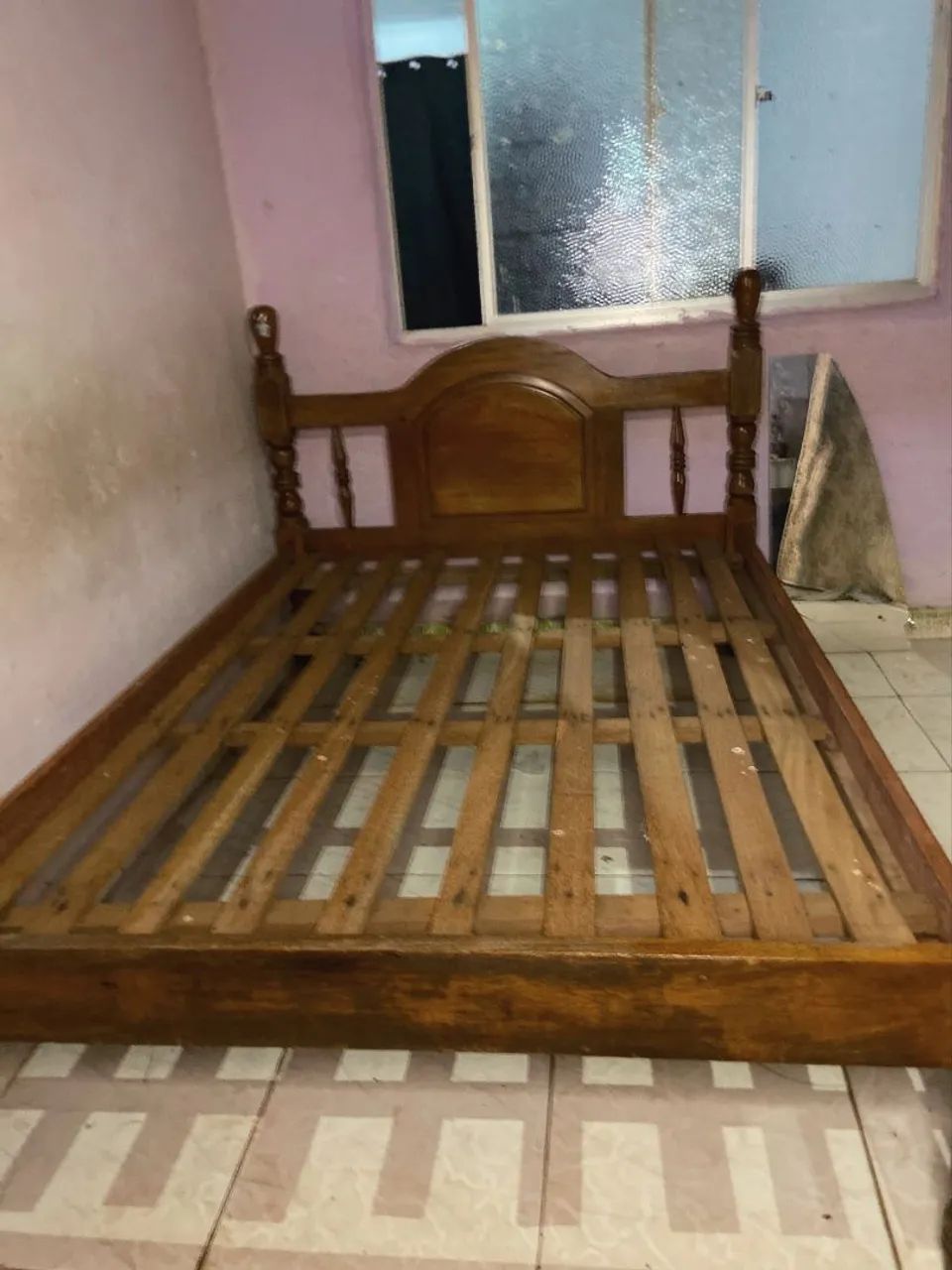 Cama de Casal em Madeira - Conservada - Foto 2
