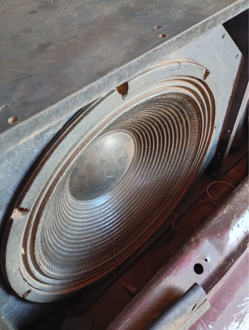 Vendo caixa com 2 alto falantes JBL de 15 polegadas  - Foto 2