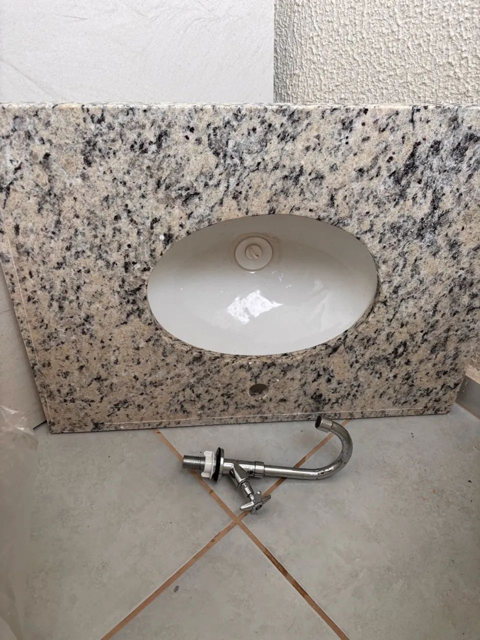 Bancada de banheiro com cuba de granito - Foto 2