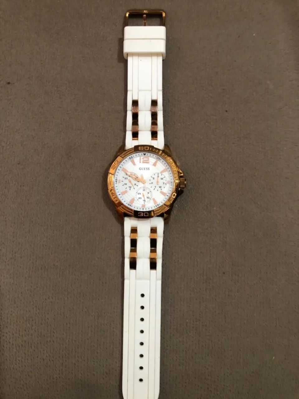 Relógio Guess dourado  - Foto 5