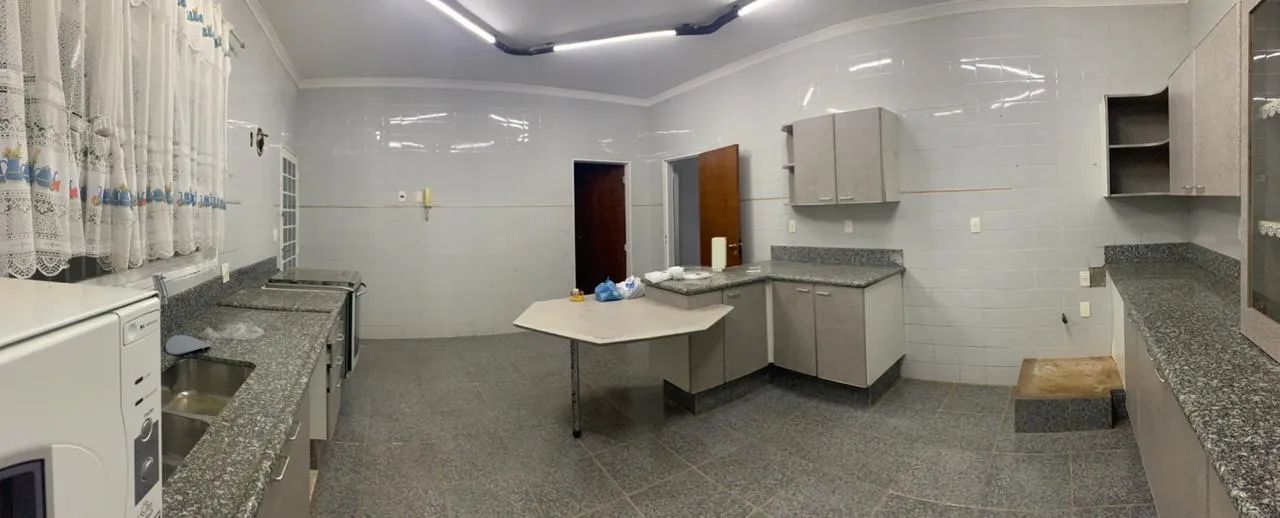 Casa alto padrão barata e bem localizada