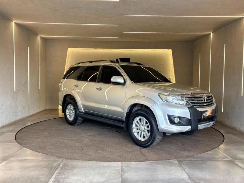 Toyota Hilux Hilux SW4 SR 4x2 2.7/ 2.7 Flex 16V Aut. 2013