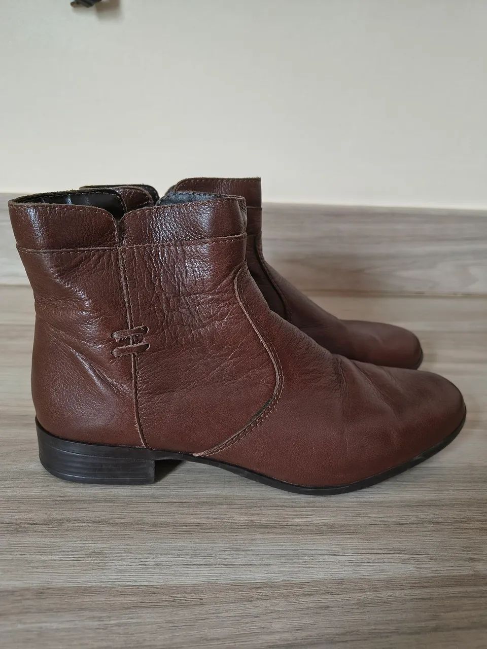 Bota couro legítimo Tam 36