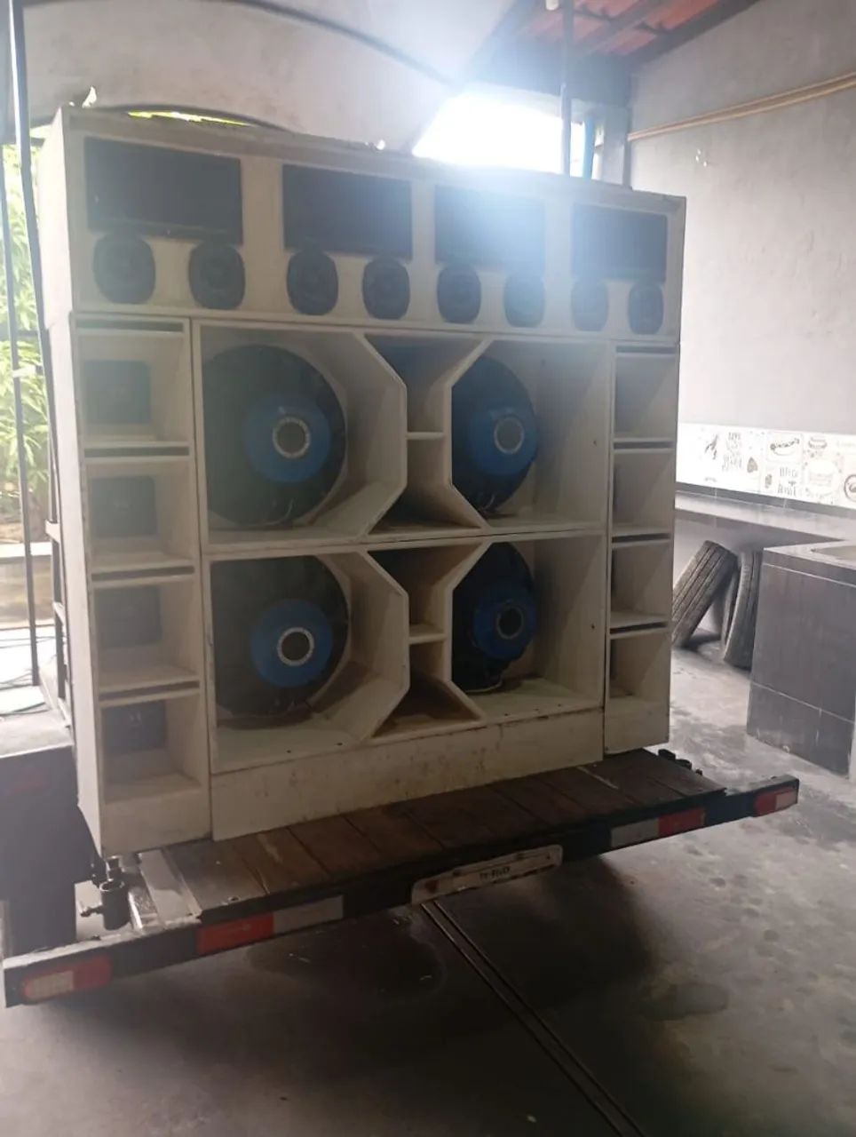 Vende-se essa carretinha de som, funcionando perfeitamente.  - Foto 2