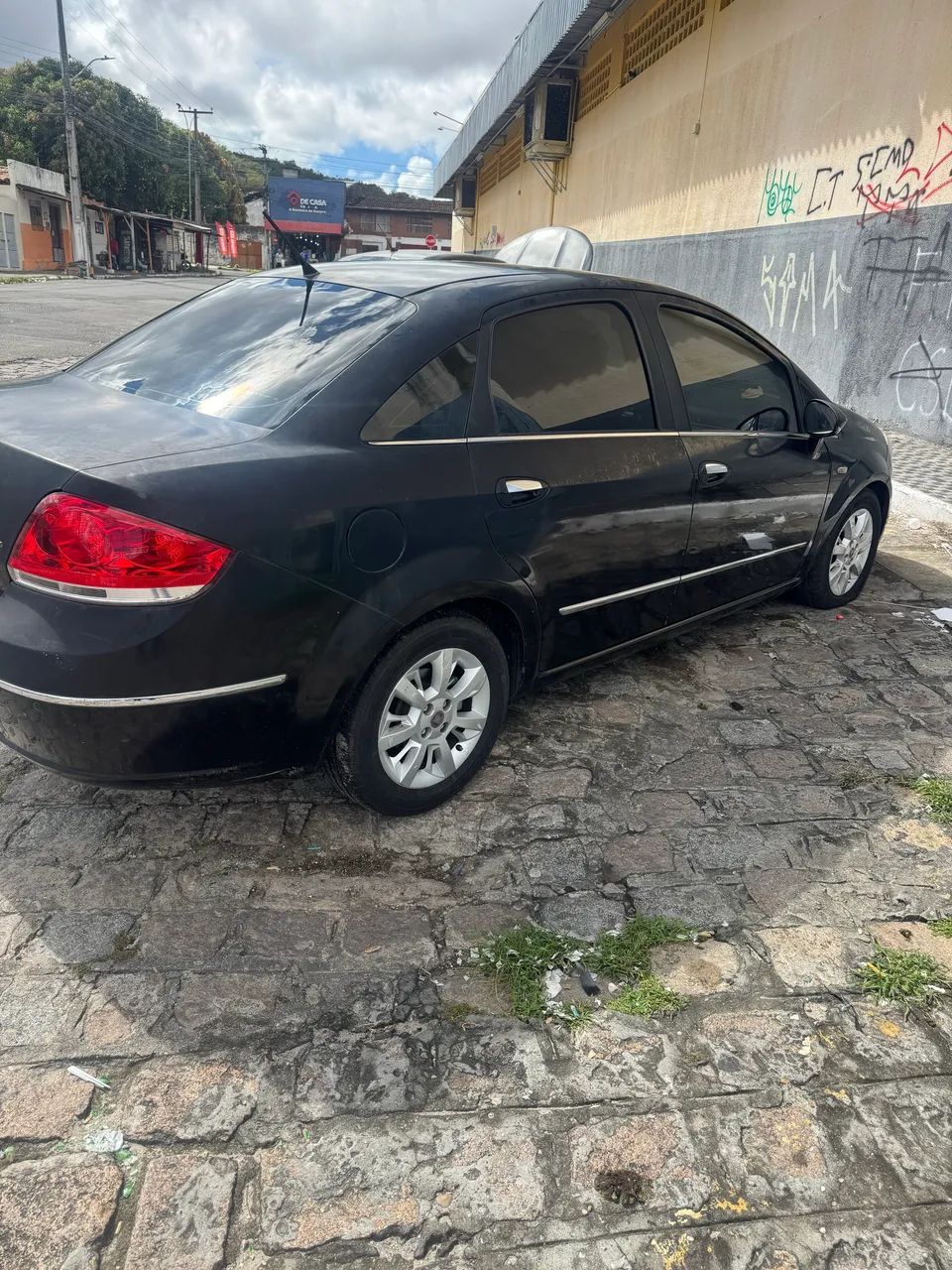Fiat Linea Essence 1.8 Flex 16V 4P 2013 - Foto 2