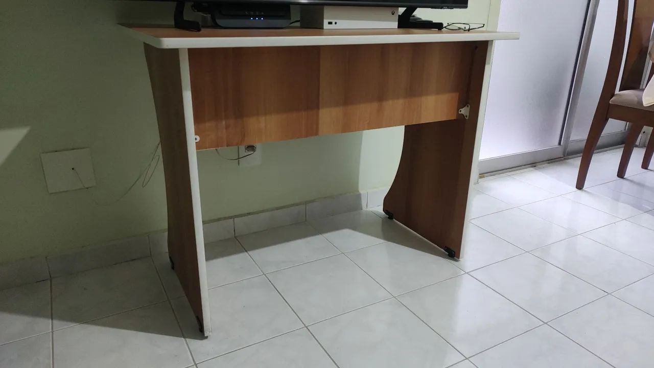 Mesa para TV/ COMPUTADOR  - Foto 2