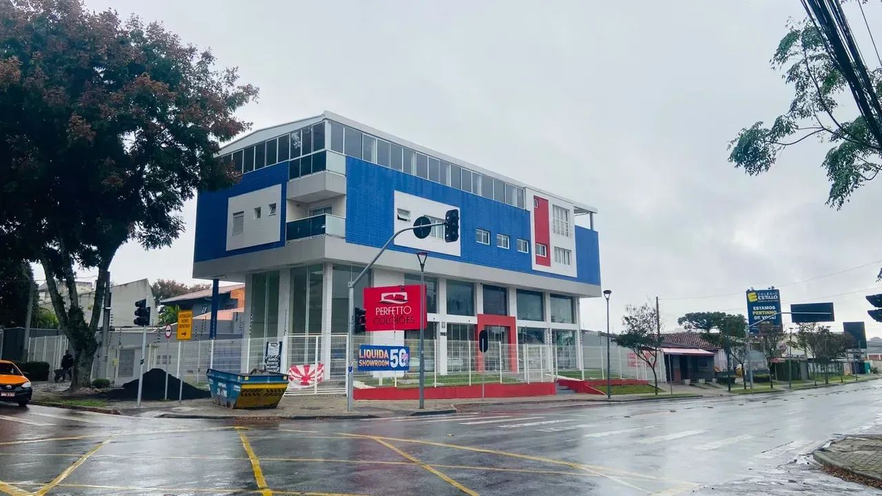 Loja, para locação no Bacacheri, com 300,00m²