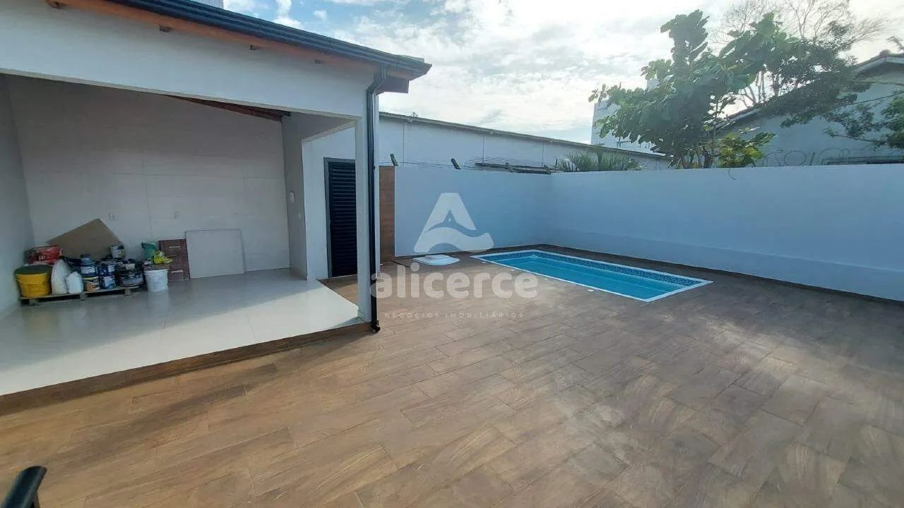 CASA 3 QUARTOS COM SUÍTE, PISCINA E EDÍCULA  SERRARIA  SÃO JOSÉ/SC - Foto 5
