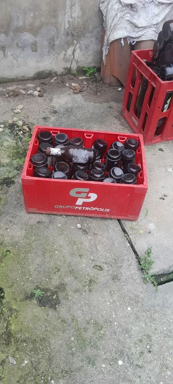 caixas completas com garrafas  - Foto 2