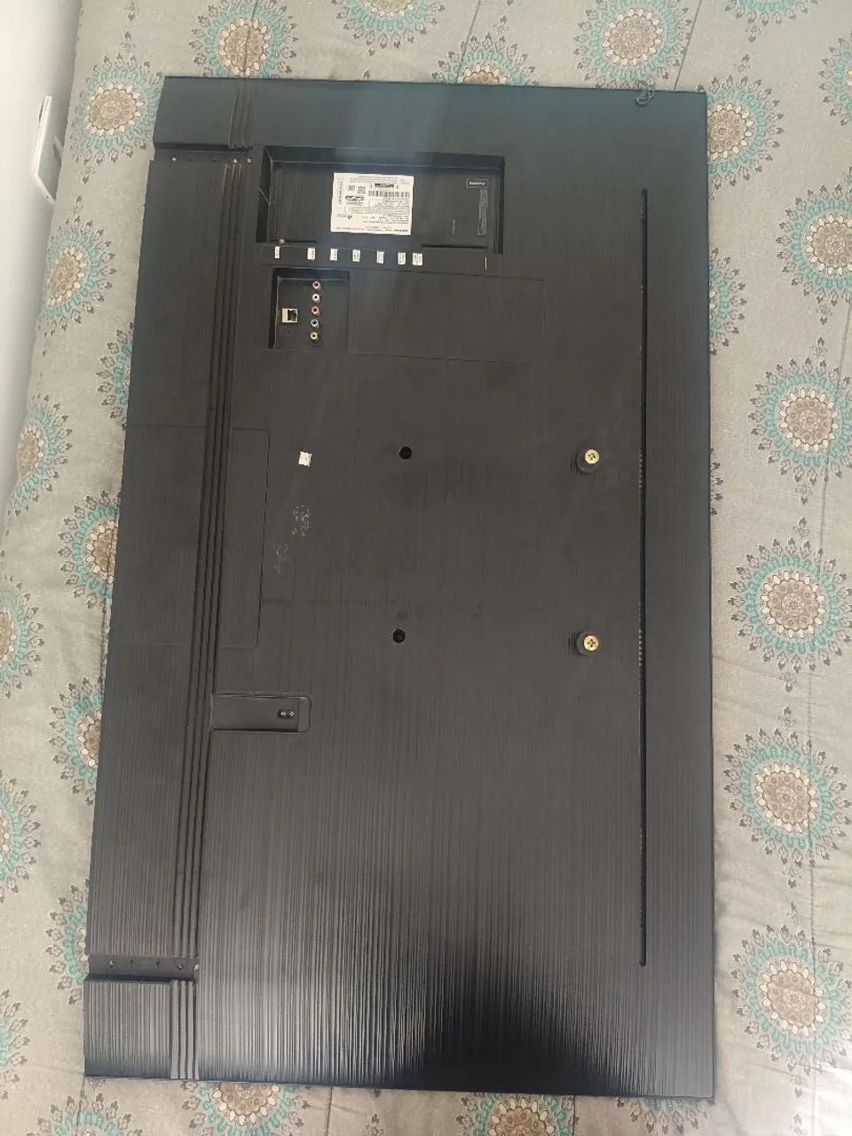 Vendo Smart TV Samsung de 50 polegadas, modelo UN50RU7100, com resolução 4K (Painel RGB)