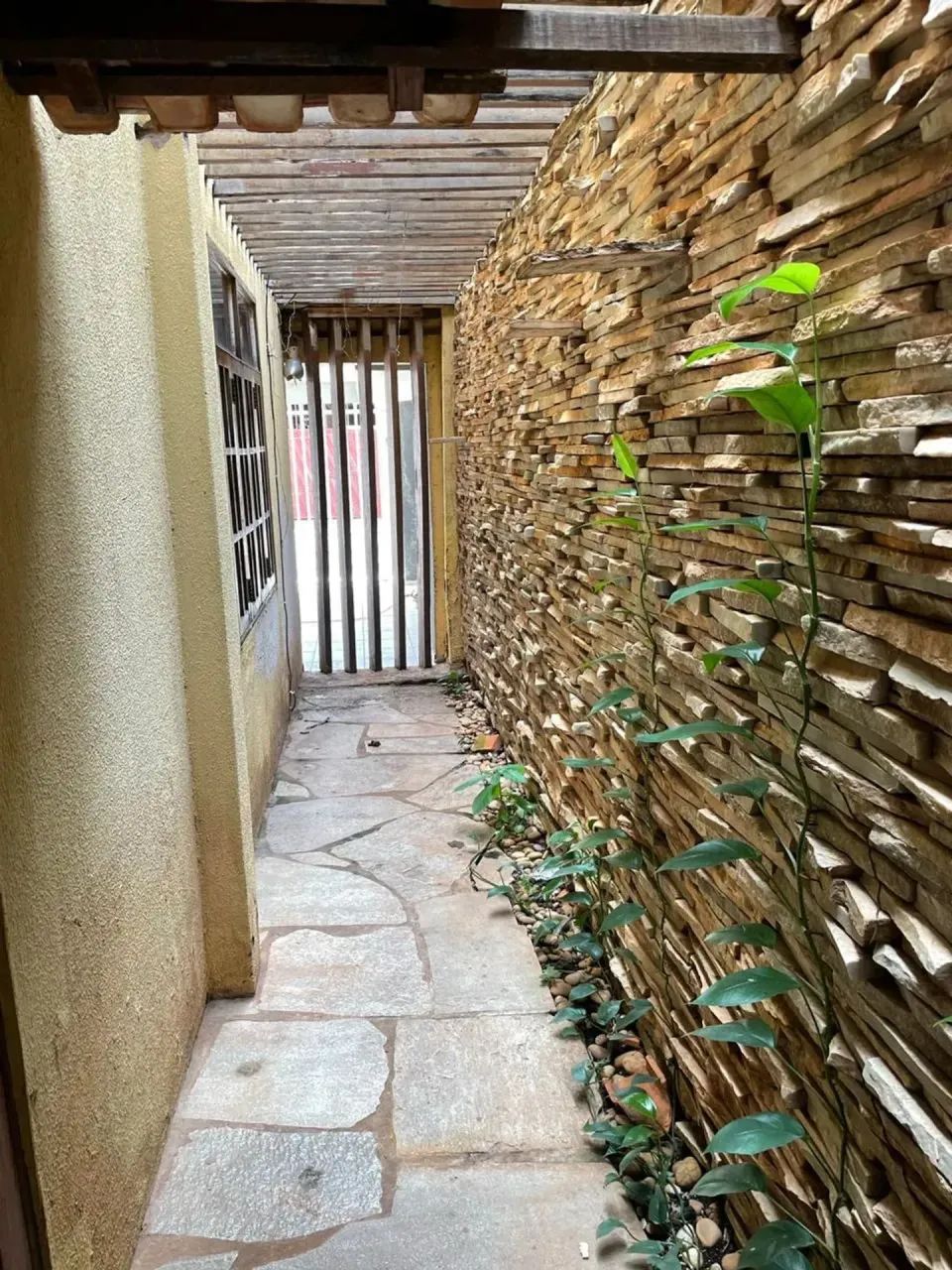 Sobrado de 350m2 - 04 Quartos (sendo 2 suítes) / Piscina / Churrasqueira - Foto 4