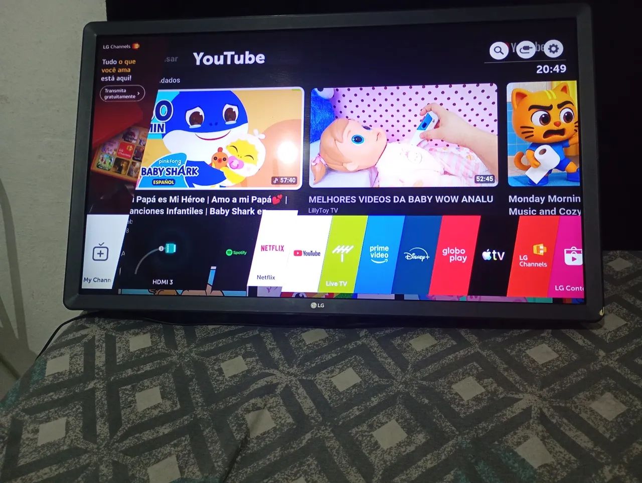 Vendo uma TV smart 32 polegadas com wi-fi Netflix YouTube Disney HBO Globo play 