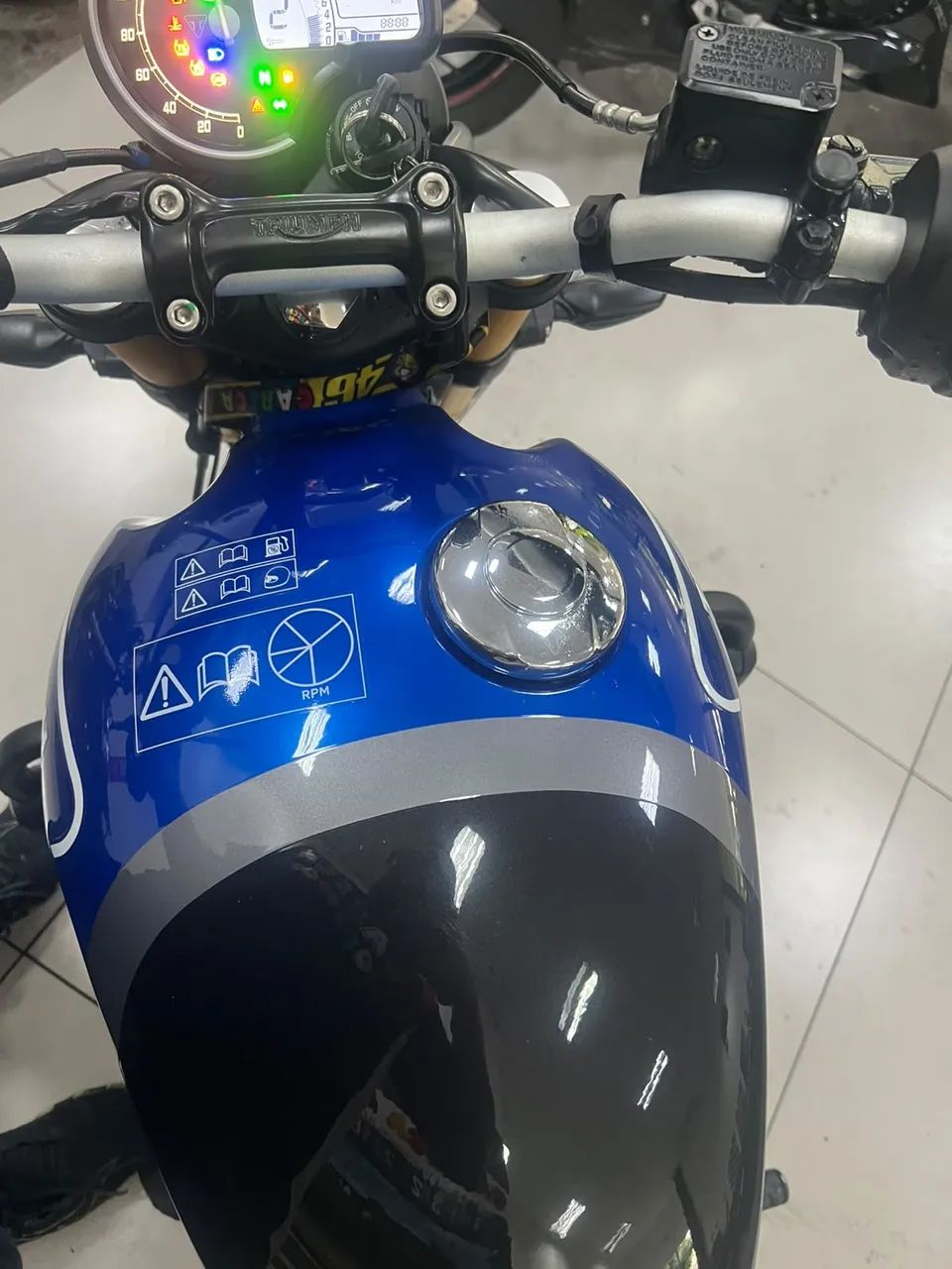 TRIUMPH SPEED 400 - Foto 2