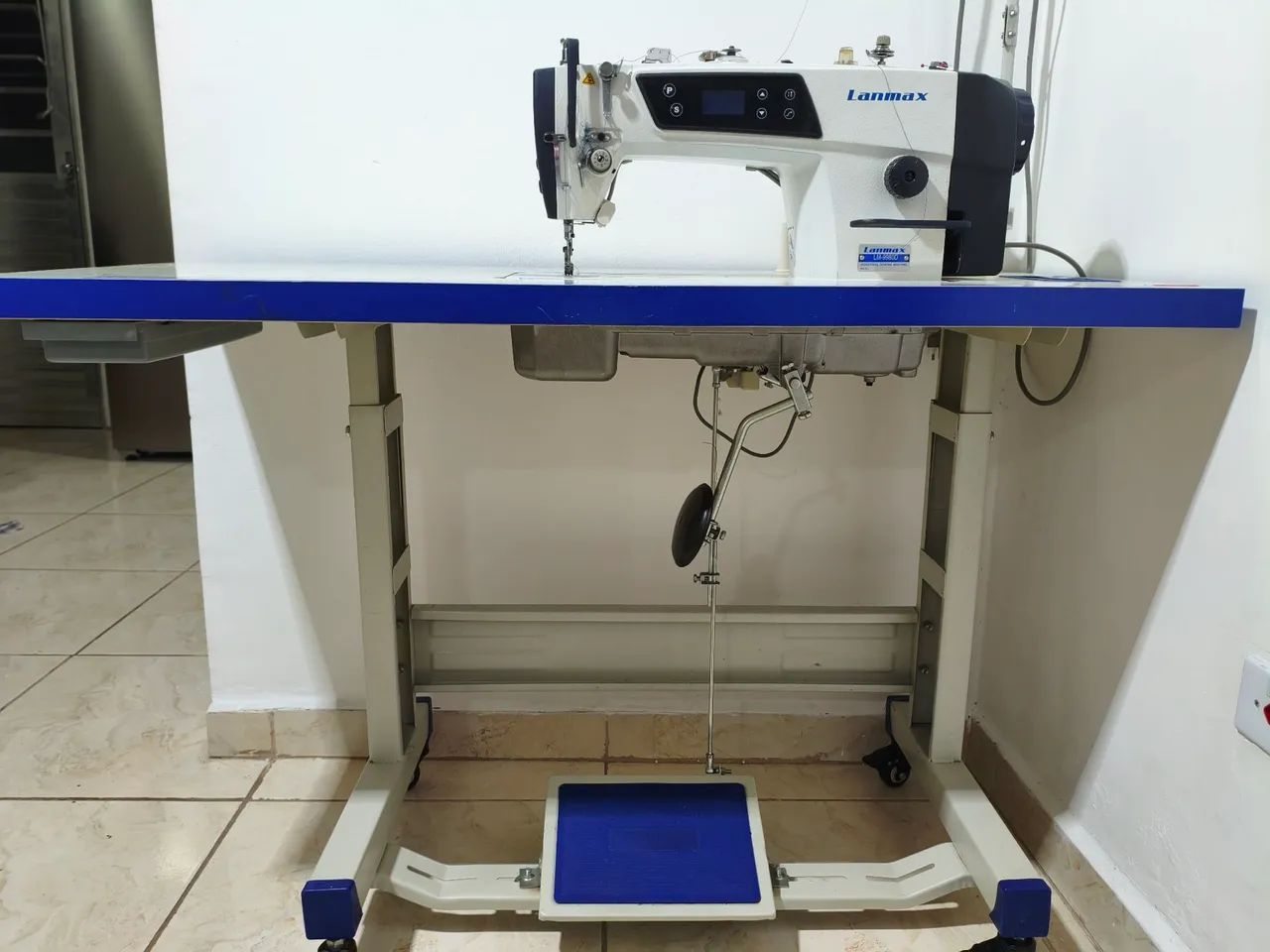 Duas máquinas retas e uma interlock semi novaa - Foto 5