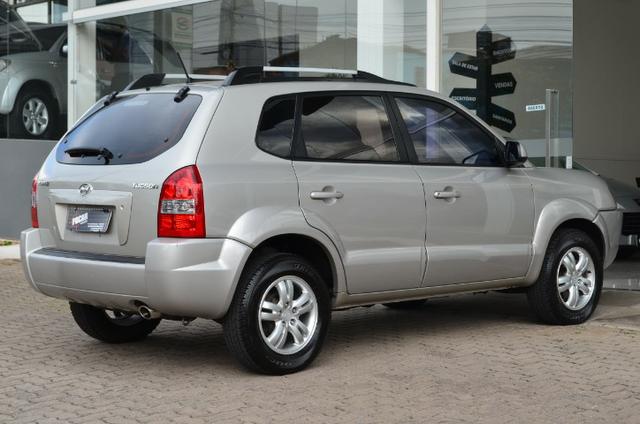 Hyundai Tucson 2.0 gl gasolina automática * completa * pneus novos - Foto 8
