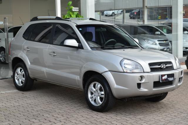 Hyundai Tucson 2.0 gl gasolina automática * completa * pneus novos - Foto 2