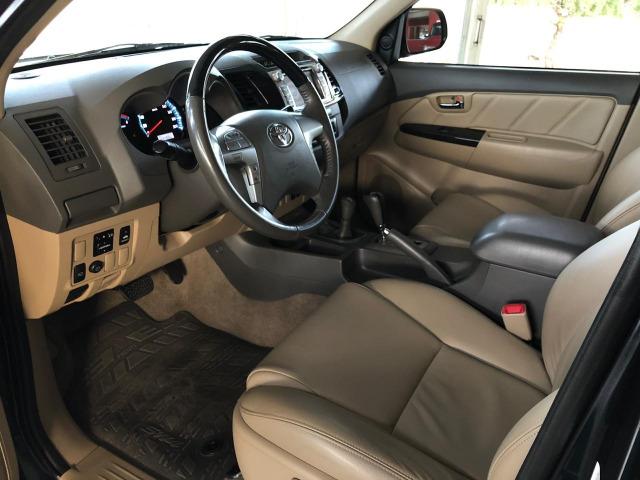Toyota Hilux SW4 SRV_3.0D4-D_AUT._4X4_7LgareS_ExtrANoA_LacradAOriginaL_RevisadA_ - Foto 8