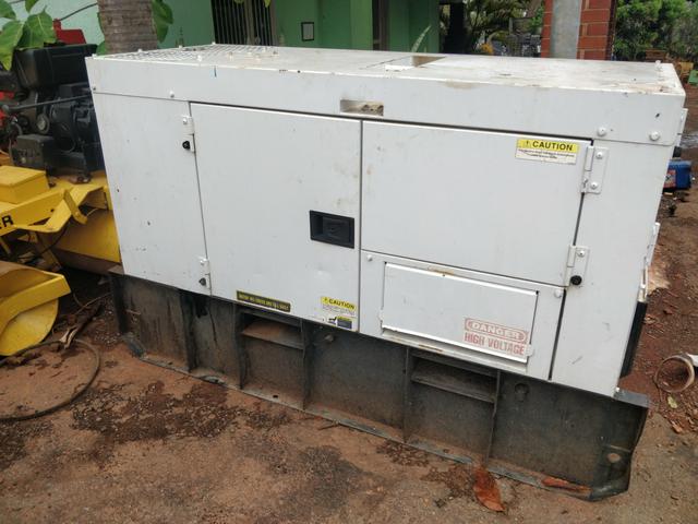 Grupo Gerador Carenado e Silenciado 25KVA