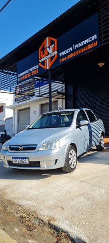 CORSA SEDAN PREMIUM