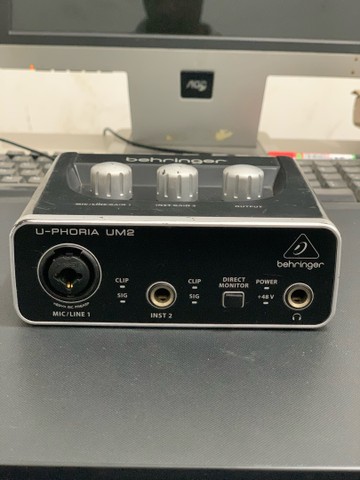 Interface de áudio UM2 behringer 