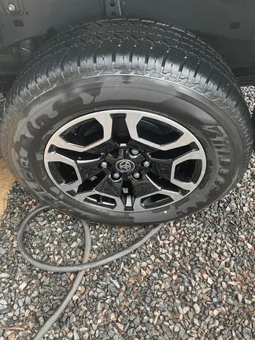 Roda Hilux aro 18 jogo - Foto 2