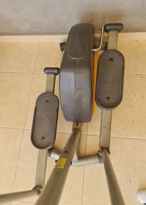 Elíptico Atlético 330e - Funcionando mto bem - Foto 3
