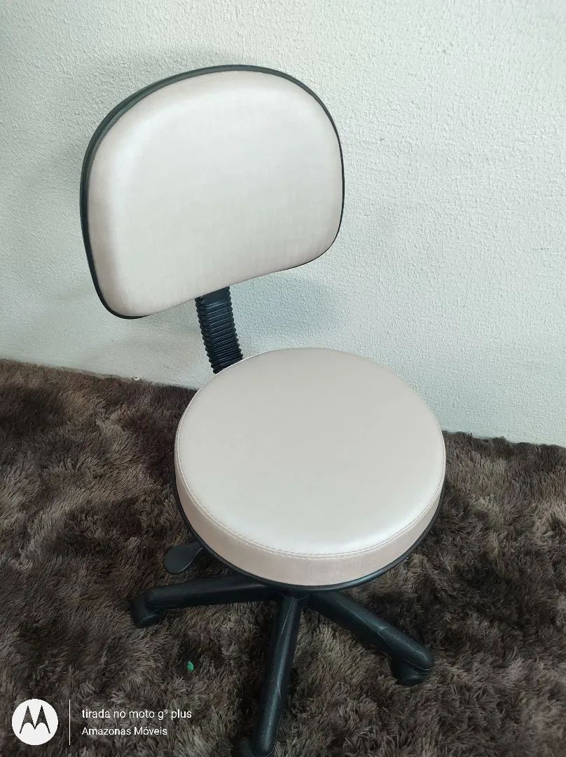 Cadeira Mocho para Maca ou Manicure 