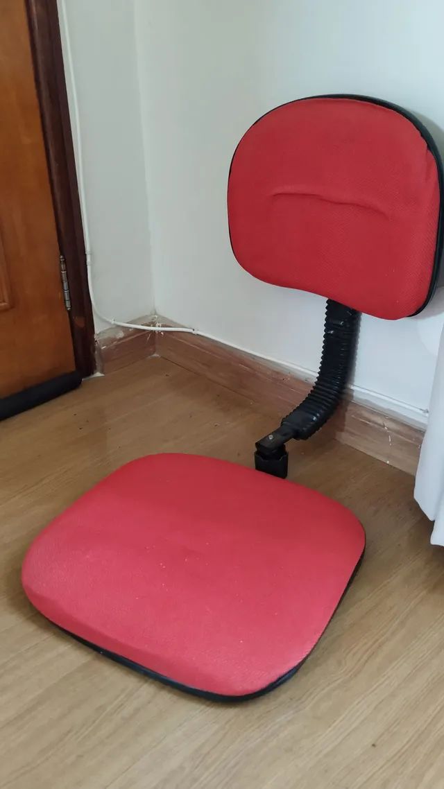 Acento e encosto de cadeira de rodinhas